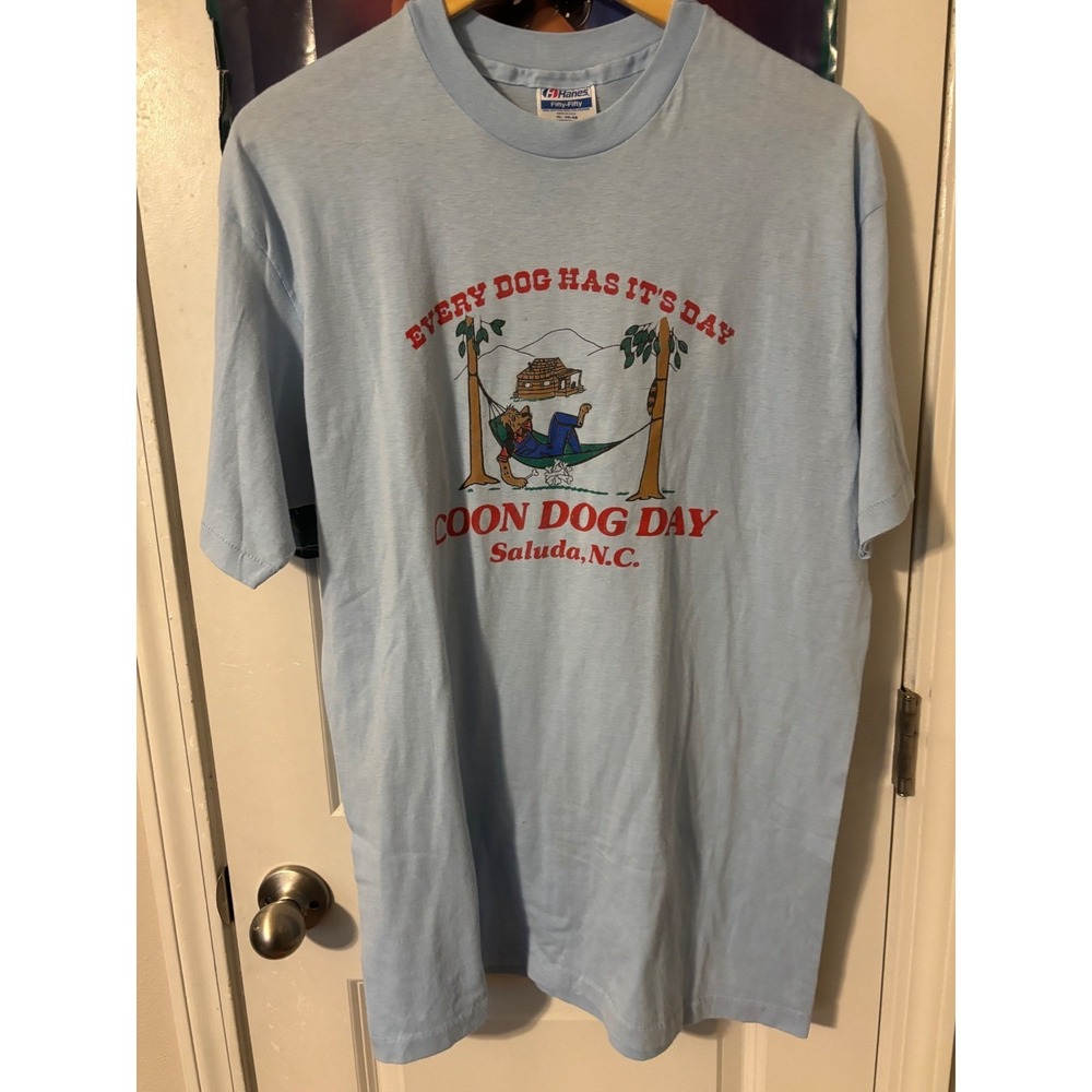 Vintage Hanes racoon Dog Day Saluda NC T-Shirt XL Blue Graphic Single Stitch USA